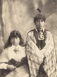 Susan e Ngapuia, c.1900